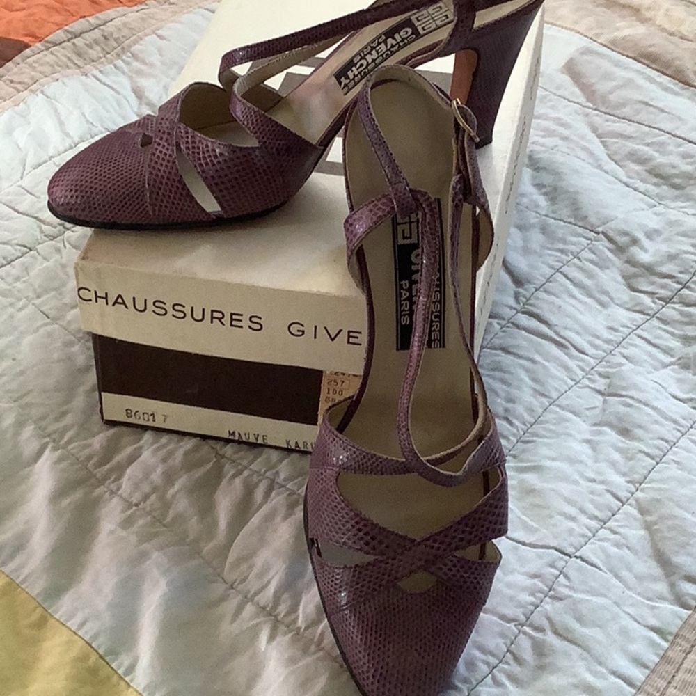 Vintage Givenchy chaussures 1970’s 6M excellent purple snakeskin